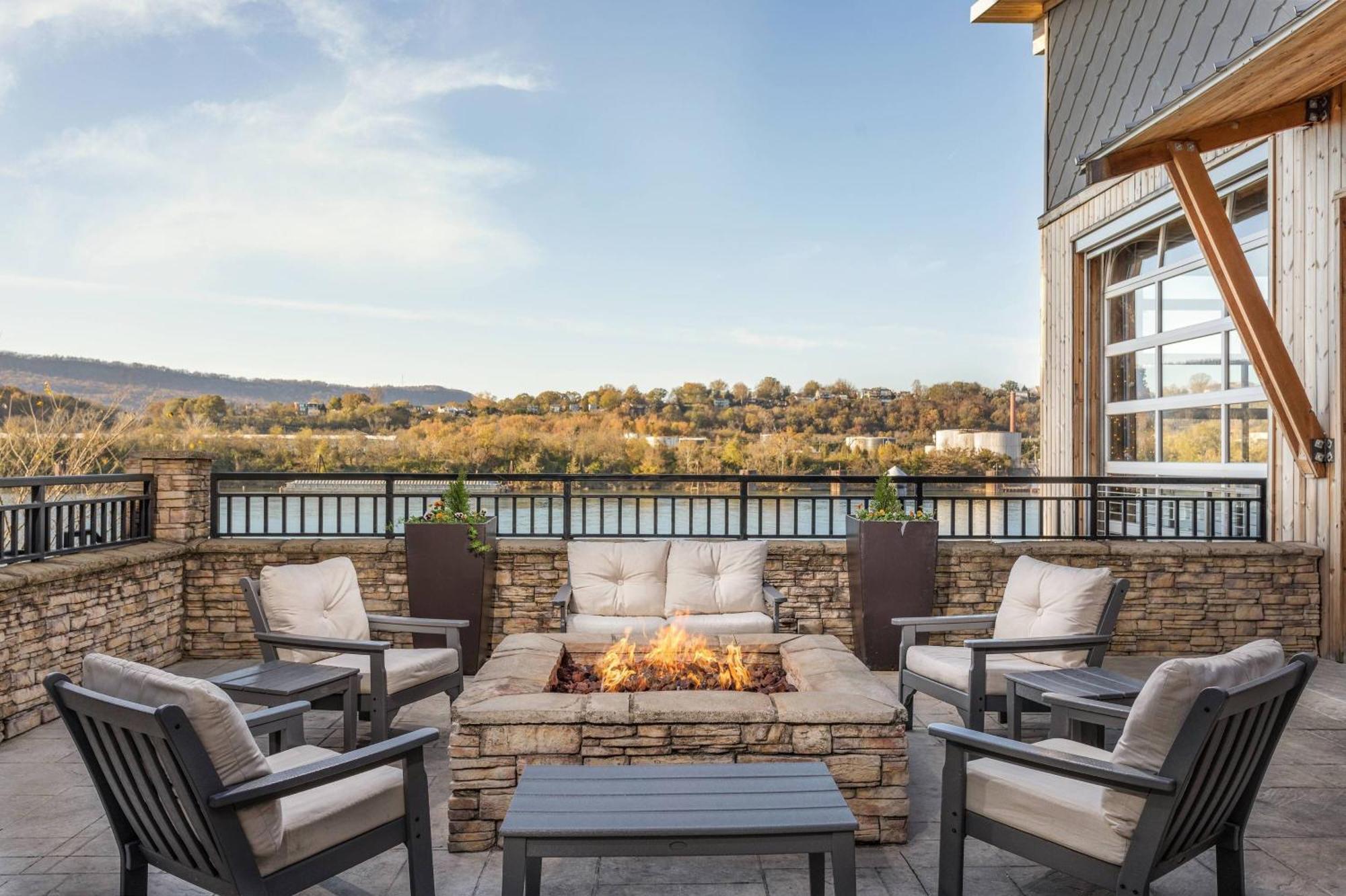 Springhill Suites By Marriott Downtown Chattanooga/Cameron Harbor Екстериор снимка